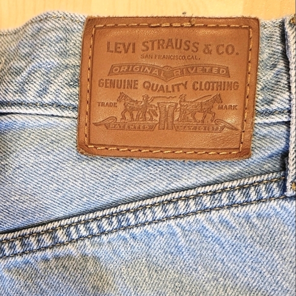 Levi's High Loose Taper Jeans Light Wash High Waist Relaxed Fit 90s Style W26 - Picture 9 of 14